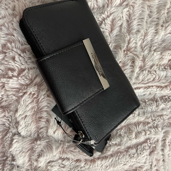 TAHARI - Picture 3 of 3